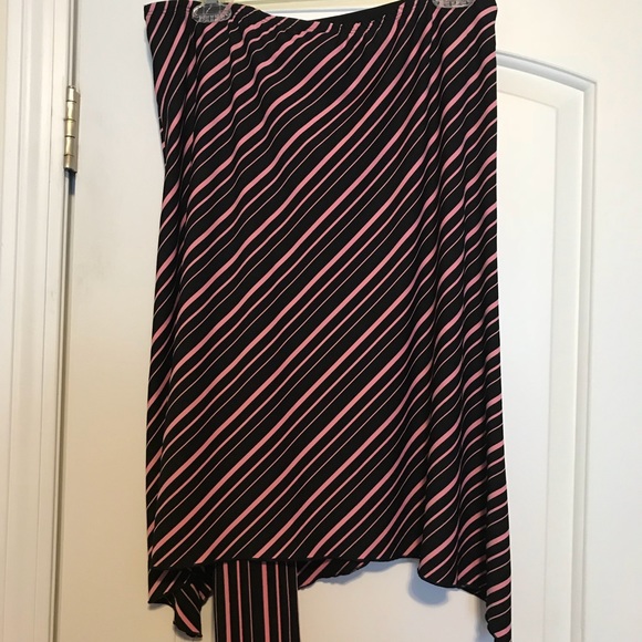 Skirt - Picture 2 of 2